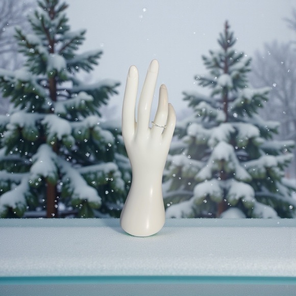 925 Sterling Silver Minimalist Twisted Ring - Picture 3 of 6